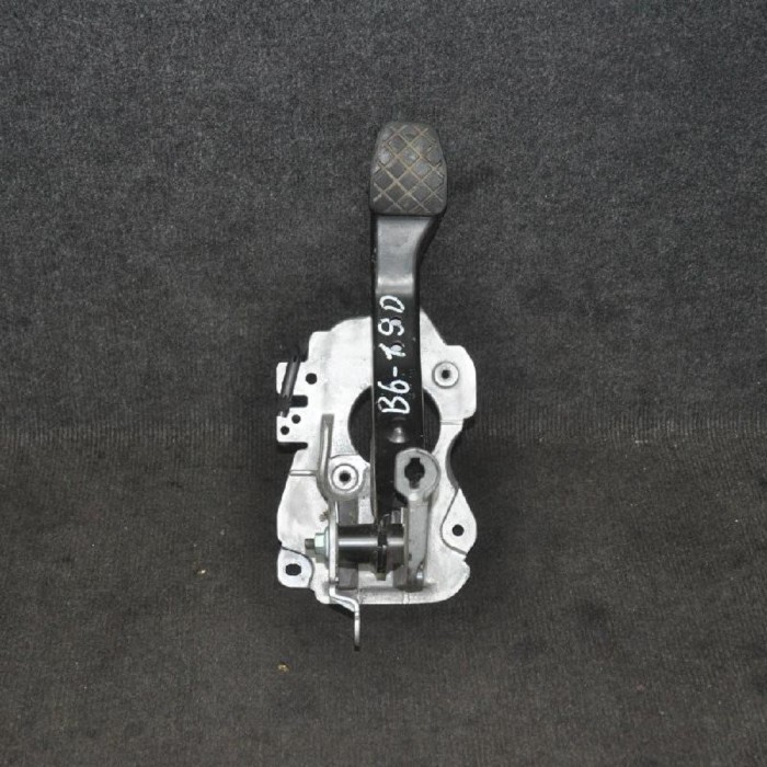 Pedala de fr&acirc;nă VW PASSAT B6 3C2 2008 OEM: 3C2721057D 2114673
