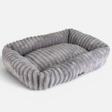 Culcus pentru caini gri catifelat &ndash; confort și stil premium, CMCLASS
