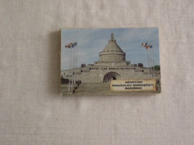 D1 - Magnet frigider - tematica turism - Marasesti - Romania 23 foto