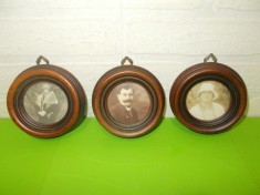 Trei RAME micute din LEMN cu fotografii de epoca