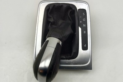 Nuca schimbător de viteze VW PASSAT Variant B7 365 2012 OEM: 3AB713203E 31045444 foto
