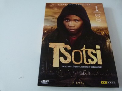 Tsotsi, b100 foto