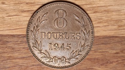 R08 Guernsey - moneda de colectie exotica bronz - 8 doubles 1945 H - aunc, 192k ex! foto