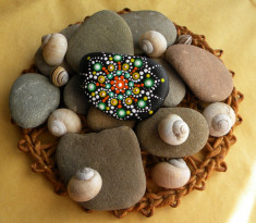 Mandala Stone 12, Spiritual Yoga &amp;amp; Meditation Dot Art pictura acrilica pe piatra foto