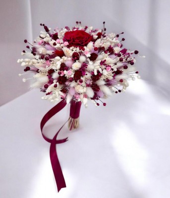 Buchet flori naturale uscate si trandafir criogenat grena, personalizabil, ideal pentru cununie civila, nunta, mireasa sau cadou foto