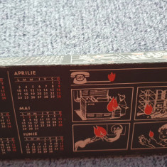 Doua calendare de birou 1989, din carton