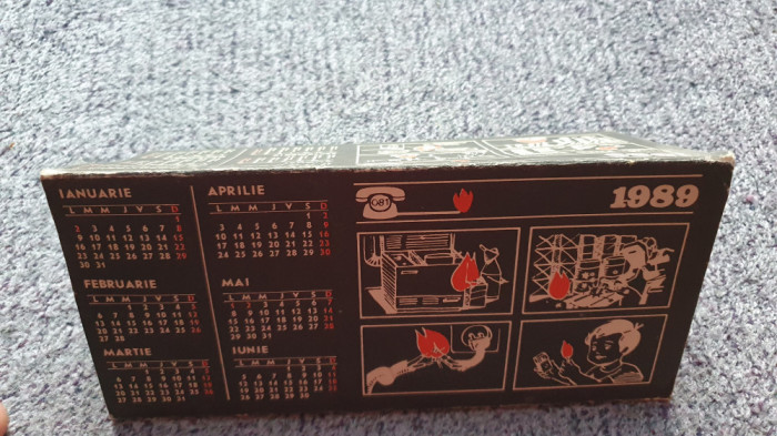 Doua calendare de birou 1989, din carton