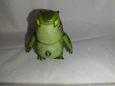 bnk jc Ben 10 - Upchuck foto