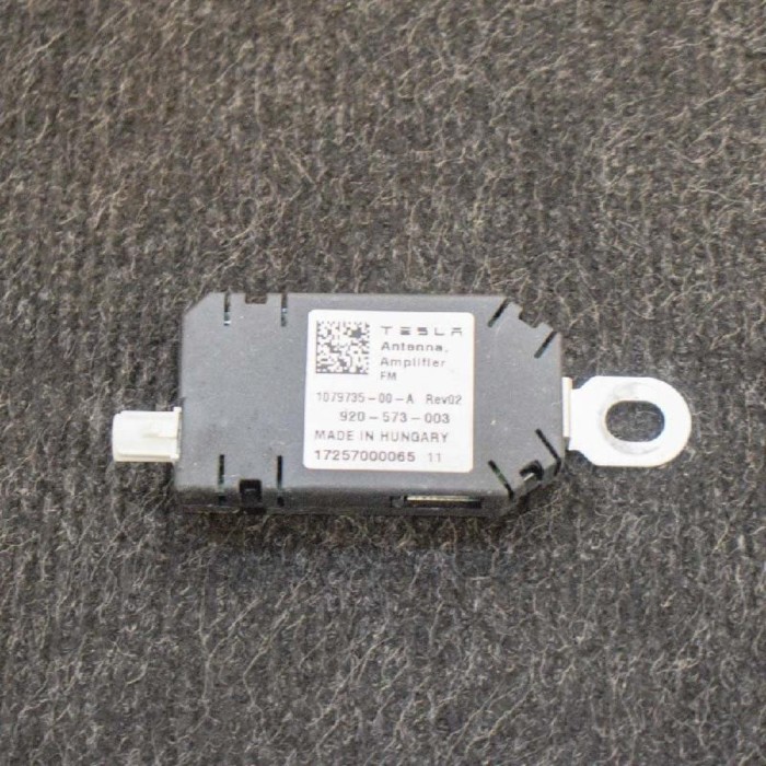 Amplificator de antena TESLA MODEL 3 2018 OEM: 1079735-00-A,920-573-003 | 10835621