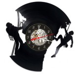 Ceas de perete decorativ, Alpinism / Escalada pe munte, realizat din disc de vinil (Vinyl Record), 30 cm, mecanism silențios, negru