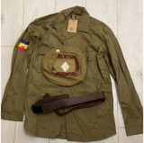 Lot echipament Garzi Patriotice RSR comunism / paramilitare: cămașă cu tricolor, bonetă cu stemă, curea piele cataramă / cu etichetă Confectii TG JIU