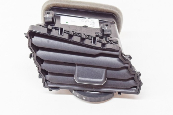 Gura de ventilație planșa de bord VW TIGUAN AD1 2017 OEM: 5NC819704 11802101