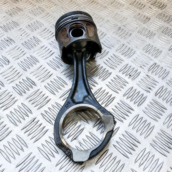Piston MERCEDES-BENZ E W212 2011 OEM: A6420305220,A6420305517,8370B 10694220