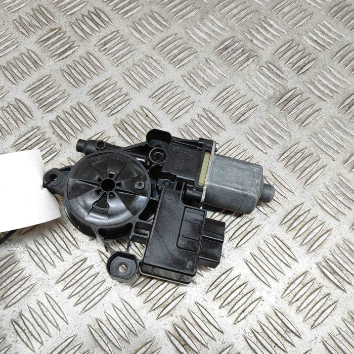 Motor macara geam ușă dreapta spate VW GOLF VII 5G1, BQ1, BE1, BE2 2018 OEM: 5Q0959812D,0130822694 27292884