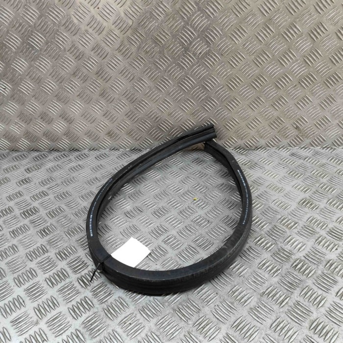 Garnitura de cauciuc motor VW CADDY V SBB, SBJ 2023 OEM: 2K7823723 30812905