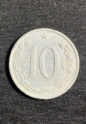 Moneda Cehoslovacia 10 haleri 1964 foto
