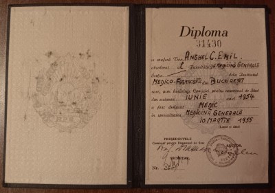 QW13 1 18 - 1955 - Diploma absolvire - Facultatea de medicina generala - medic foto