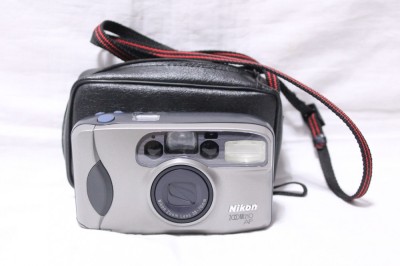 Aparat foto cu film Nikon Zoom 210 AF foto