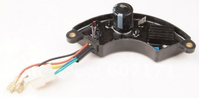 AVR 5 kW, 250V 680uF, semiluna plastic foto