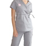 Cumpara ieftin Set Costum Medical Complet Dama, Gri: Scrub, Saboti si 6 Stickere