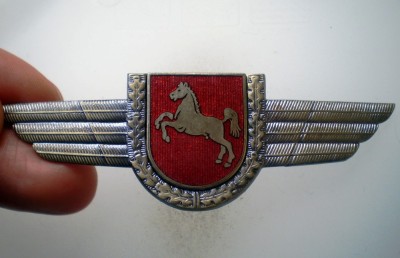 M.022 GERMANIA RFG NIEDERSACHSEN HANNOVER EMBLEMA CUC POMPIERI CASCHETA SAPCA foto