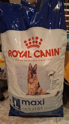 M&amp;acirc;ncare uscată Royal Canin foto