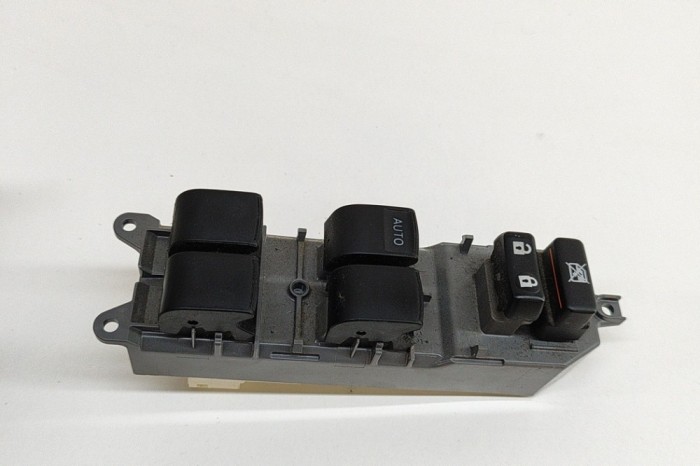 Buton geam ușă st&acirc;nga față TOYOTA RAV 4 IV _A4_ 2017 OEM: 84820-42210 25607002