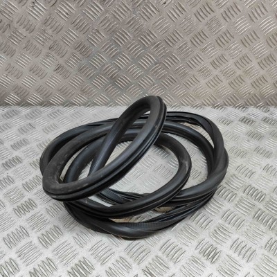 Garnitura ușă dreapta spate OPEL MOKKA / MOKKA X 2015 OEM: 94550160 foto