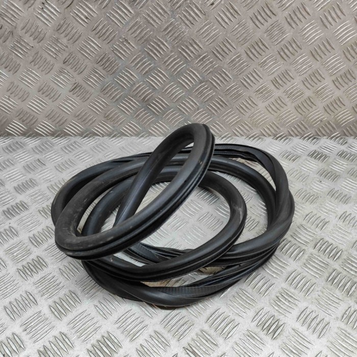 Garnitura ușă dreapta spate OPEL MOKKA / MOKKA X 2015 OEM: 94550160