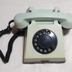 Telefon fix cu disc, vechi romanesc anii 1970 - piesa de colectie - decor