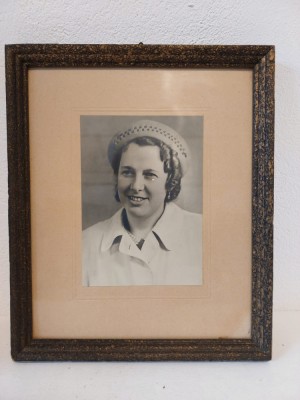 Fotografie veche portret femeie, tablou in rama lemn sub sticla, inceput de anii 1900 , 29x24cm foto