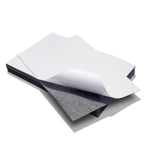 Foaie magnetica autoadeziva 10&amp;#215;15 cm, grosime 0,9 mm