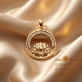 Pandantiv Lotus Serenity cu floare de lotus si cristale zirconia, placat cu aur 18K, 2,5 cm