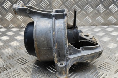 Suport motor dreapta AUDI A5 Avant 2024 OEM: 8B3199372BQ | 31846746 foto