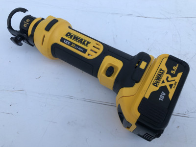 Masina de Frezat Dewalt DCS551 foto