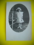 HOPCT RO 396 L COPIL FETITA IN ROCHIE DE Dantela -FOTOGRAFIE VECHE-TIP CP