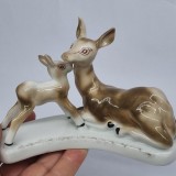 Caprioara cu pui - Bibelou portelan romanesc vechi, vintage