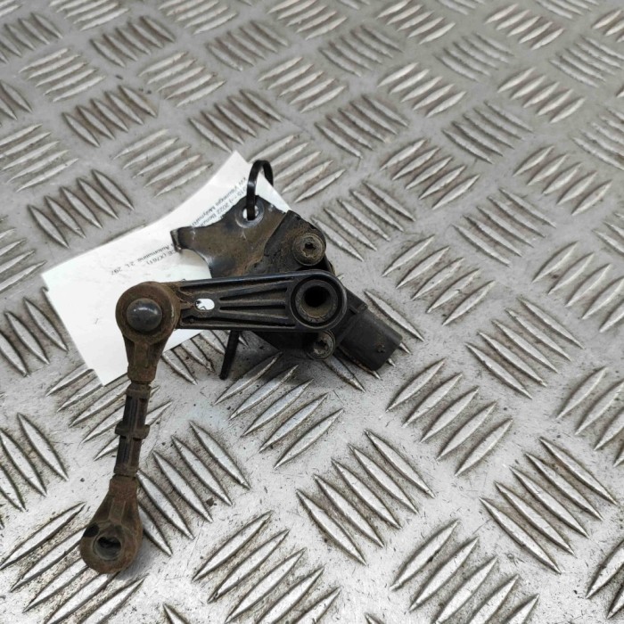 Senzor de nivel &icirc;nălțime dreapta spate JAGUAR F-PACE X761 2022 OEM: L8A2-30279-AA 31656170