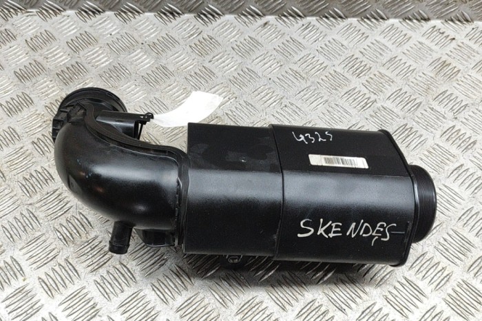 Rezonator de admisie BMW 2 Gran Coupe F44 2022 OEM: 8675263 26552953