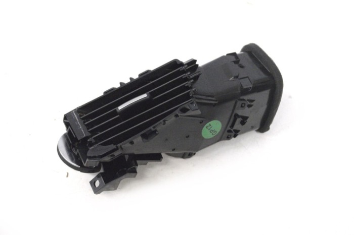 Gura de ventilație planșa de bord JAGUAR I-PACE X590 2019 OEM: J9D3-018B08-A | 15385179