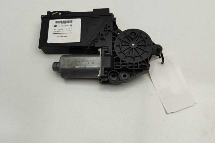 Motor macara geam ușă st&acirc;nga față VW TOUAREG 7LA, 7L6, 7L7 2003 OEM: 3D1959793B,0130821764 29438976