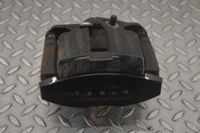Etrier de fr&acirc;nă dreapta spate TESLA MODEL S 2022 OEM: 1420642-00-A 22277268