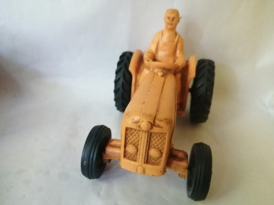 bnk jc Tomte Fordson Tractor - 1/30 foto
