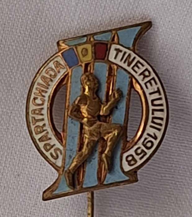 SPARTACHIADA TINERETULUI anul 1958 - Competitie sportiva internationala, insigna veche din perioada RPR ( Republica Populara Romana)