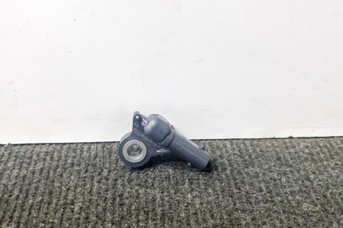 Senzor de impact dreapta spate TESLA MODEL 3 2018 OEM: 1036761-00-A 11321939