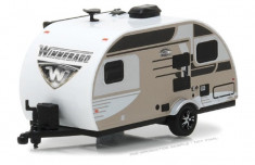 2016 Winnebago Winnie Drop - Champagne Solid Pack - Hitched Homes Series 4 1:64 foto