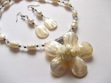 Set cu sidef ,perle naturale si cristale 46923