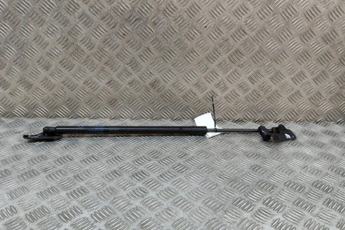 Amortizor haion dreapta LEXUS UX _AA1_, _AH1_, _MA1_ 2019 OEM: 68950-0WE90,68950-0WE90-A 23167336