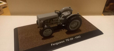 Macheta tractor Ferguson TE-20 - 1953 scara 1:32 Atlas foto