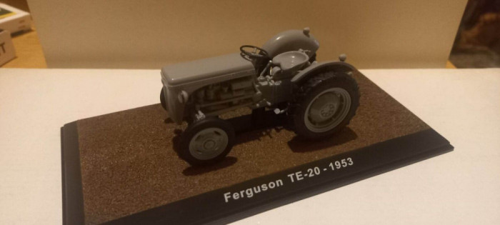 Macheta tractor Ferguson TE-20 - 1953 scara 1:32 Atlas